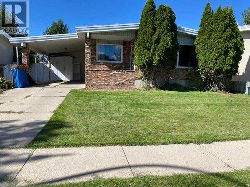 1908 18 St N, Lethbridge, AB, T1H4H2 | Card Image