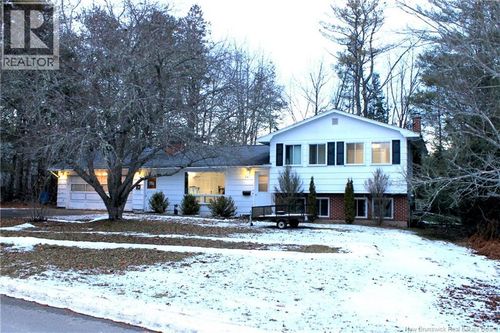 143 Kingston Ave, New Maryland, NB, E3C1G6 | Card Image