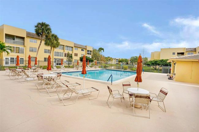 APT-302 - 6070 Nw 64 Th Ave, Condo with 2 bedrooms, 2 bathrooms and null parking in Tamarac FL | Image 31