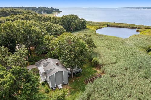 4 Buckingham St, Barrington, RI, 02806-1906 | Card Image