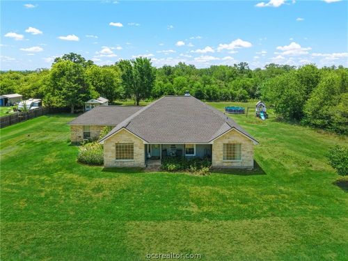 10747 Whispering Oaks Dr, Hearne, TX, 77859-3370 | Card Image