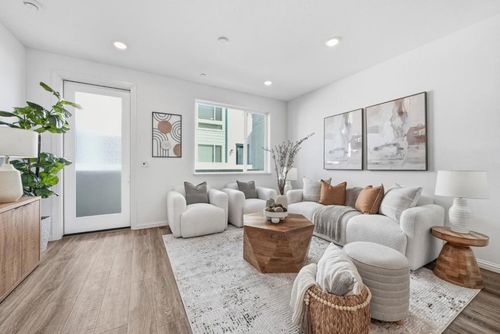 604 Apricot Way, San Jose, CA, 95133-2792 | Card Image