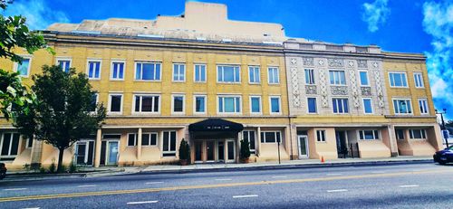 apt-101-6337 Roosevelt Rd, Berwyn, IL, 60402-1173 | Card Image