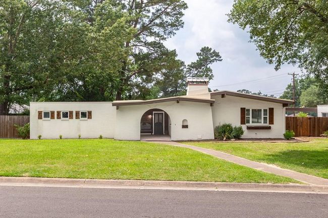 1402 Robinwood Dr, House other with 3 bedrooms, 3 bathrooms and 2 parking in Lufkin TX | Image 11