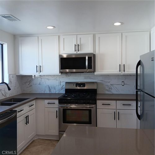 16-1419 W 179th St, Gardena, CA, 90248-3702 | Card Image