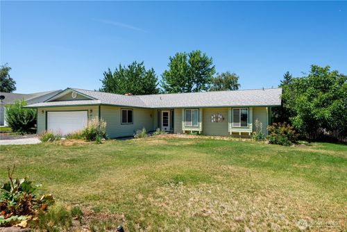 62 Viewmont Dr Se, Moses Lake, WA, 98837-9451 | Card Image