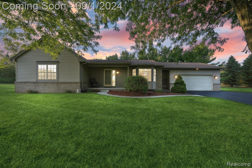 Simsbury Ct, Pinckney, MI 48169 #1