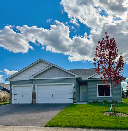 4905 Evergreen Dr N, Hugo, MN, 55038-8538 | Card Image
