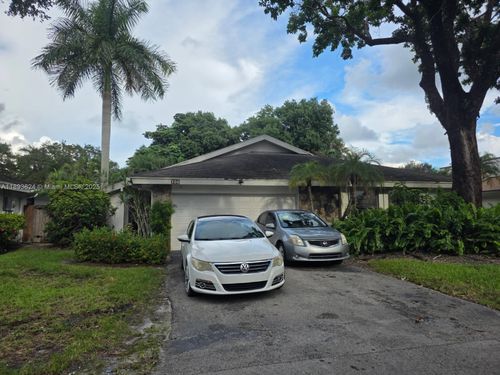 106 Kensington Rd, Hollywood, FL, 33021-2820 | Card Image