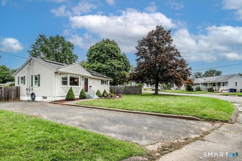79 Aircraft Rd, West Haven, CT, 06516-7112 | Card Image
