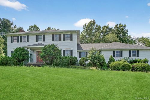 561 Toleman Rd, Rock Tavern, NY, 12575-5519 | Card Image