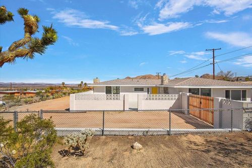 7107 Kanaga, Joshua Tree, CA, 92252 | Card Image