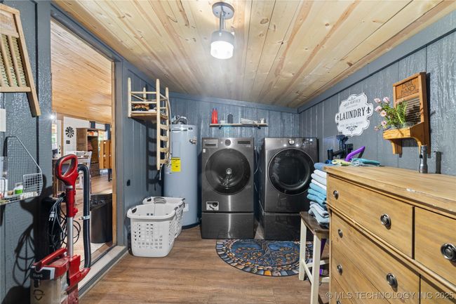 Laundry area | Image 12