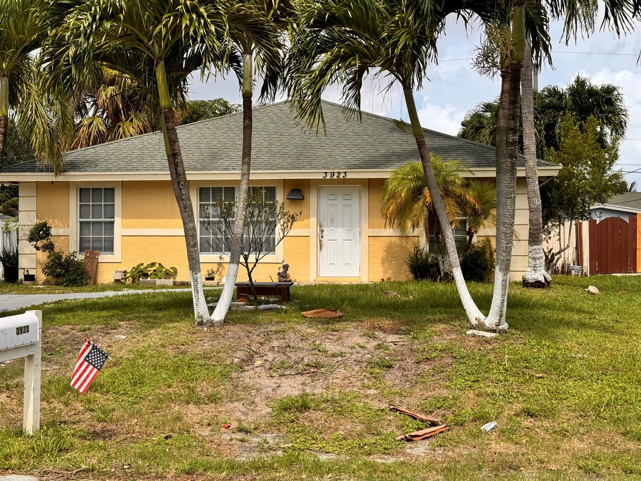 Everett Ct, Lake Worth, FL 33461