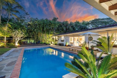 249 Ne 97th St, Miami Shores, FL, 33138-2403 | Card Image