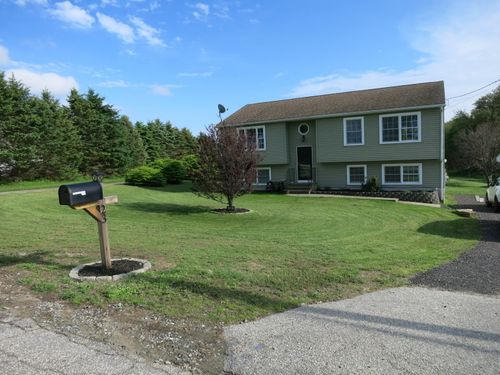 23 Hell Hollow Rd, Voluntown, CT, 06384-2704 | Card Image