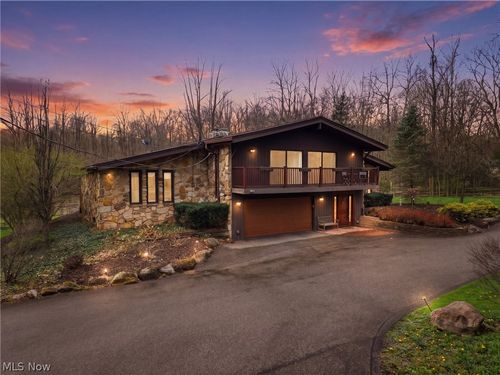 9715 Stafford Road, Chagrin Falls, OH, 44023 | Card Image