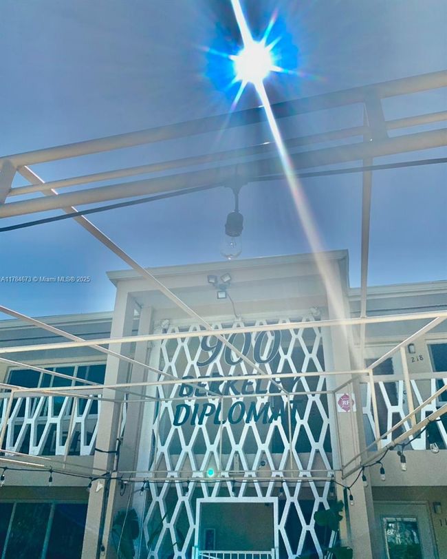APT-126 - 900 Atlantic Shores Blvd, Home with 1 bedrooms, 1 bathrooms and null parking in Hallandale Beach FL | Image 25