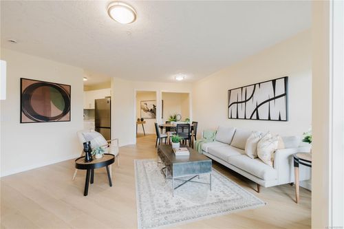 304-689 Bay St, Victoria, BC, V8T5H9 | Card Image