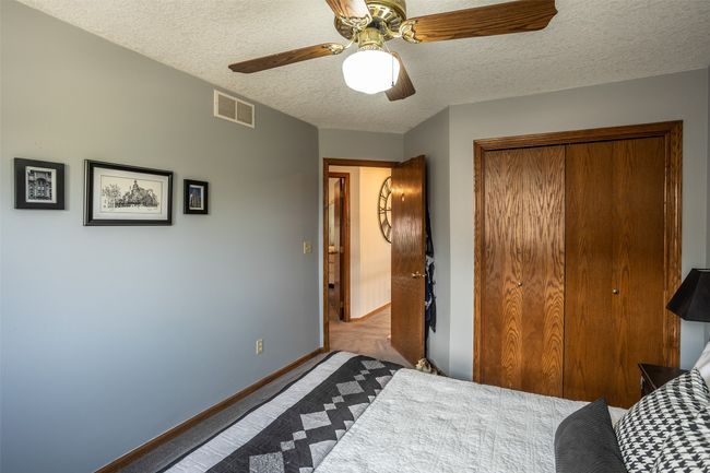 7508 Hickory Ln, Home with 5 bedrooms, 4 bathrooms and null parking in Urbandale IA | Image 17