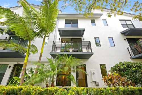 625 Ne 22nd Dr, Wilton Manors, FL, 33305-2127 | Card Image