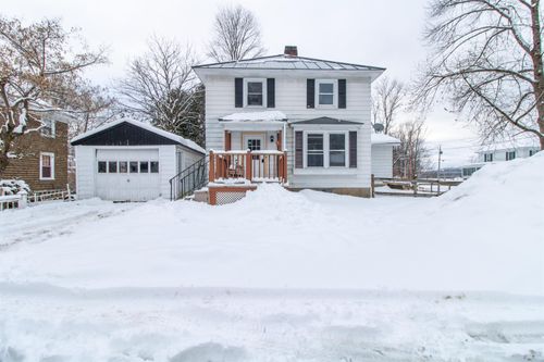 35 Lathe St, Derby Line, VT, 05830-8740 | Card Image