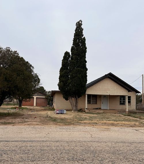 1104 S Washington Ave, Aspermont, TX, 79502-2036 | Card Image