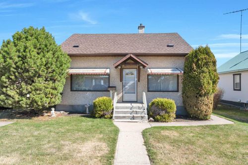 5004 55 Ave, Ponoka, AB, T4J1H3 | Card Image