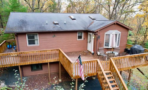 164 Oak Ridge Dr, Dingmans Ferry, PA, 18328-9121 | Card Image