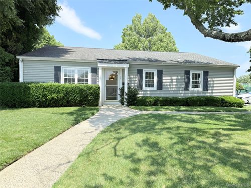 58 Harbor N, Amityville, NY, 11701-3835 | Card Image