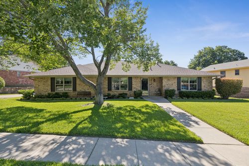 2101 Oakmeadow St, Bedford, TX, 76021-4740 | Card Image