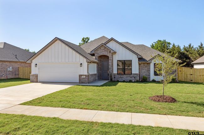217 August Drive, House other with 4 bedrooms, 2 bathrooms and null parking in Bullard TX | Image 4