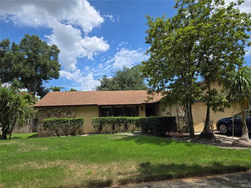 827 Rill Dr, ALTAMONTE SPRINGS, FL, 32714-7523 | Card Image