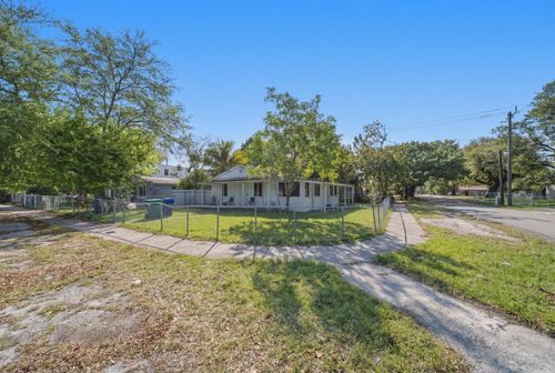 1796 Nw 112th St, Miami, FL, 33167-3533 | Card Image