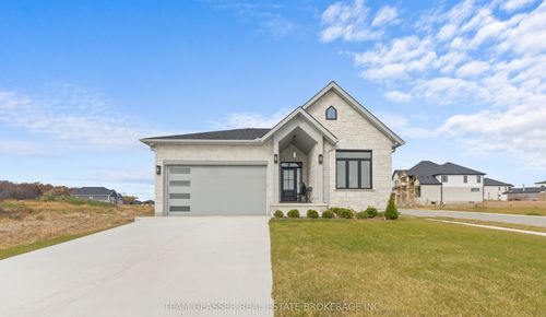 70 Benner Blvd, Komoka, ON, N0L1R0 | Card Image