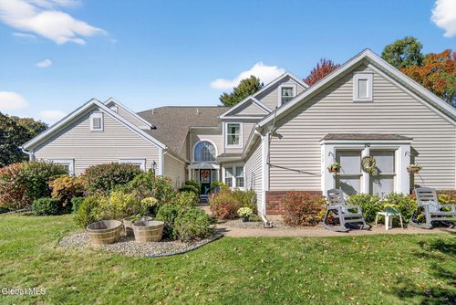 142 Killarney Dr, Niskayuna, NY, 12309-1452 | Card Image