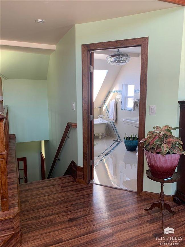 708 S Cedar St, House other with 3 bedrooms, 3 bathrooms and null parking in Abilene KS | Image 47