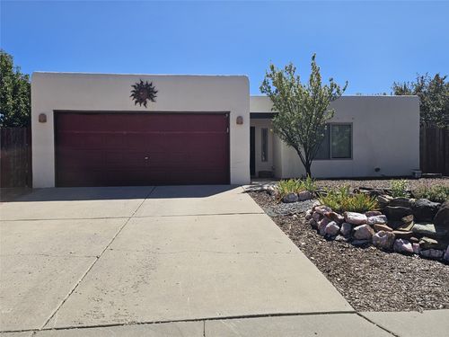 7524 Kachina Loop, Santa Fe, NM, 87507-8425 | Card Image