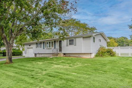 19 Pheasant Ln, East Setauket, NY, 11733-2634 | Card Image