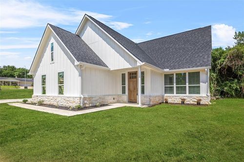 2398 Valley Dr, Brenham, TX, 77833 | Card Image