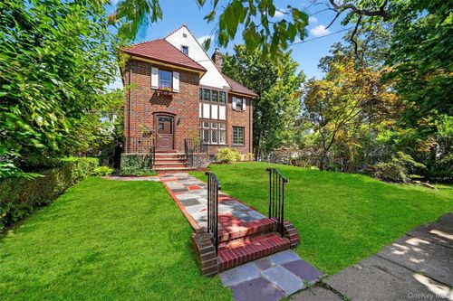 15 Park Pl, Mount Vernon, NY, 10552-2320 | Card Image