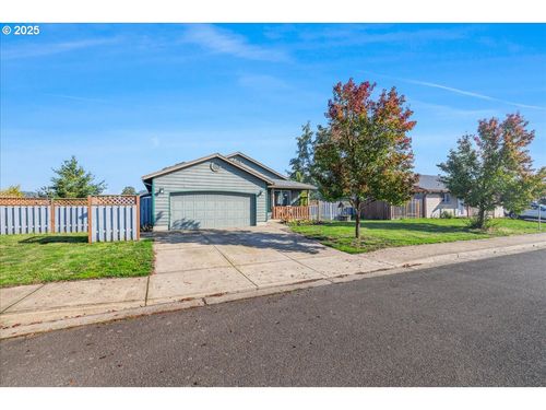 670 N 1st St, Carlton, OR, 97111-9642 | Card Image