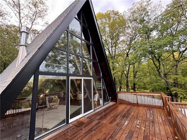 Lakeview Rd, Bushkill, PA 18324