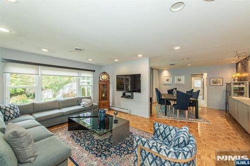 33 Underwood Road, Montville Township, NJ, 07045 | Card Image