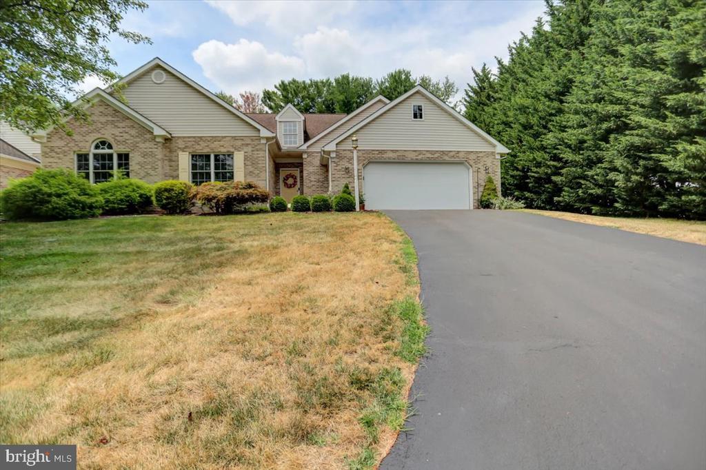 Dover Dr, Hagerstown, MD 21742