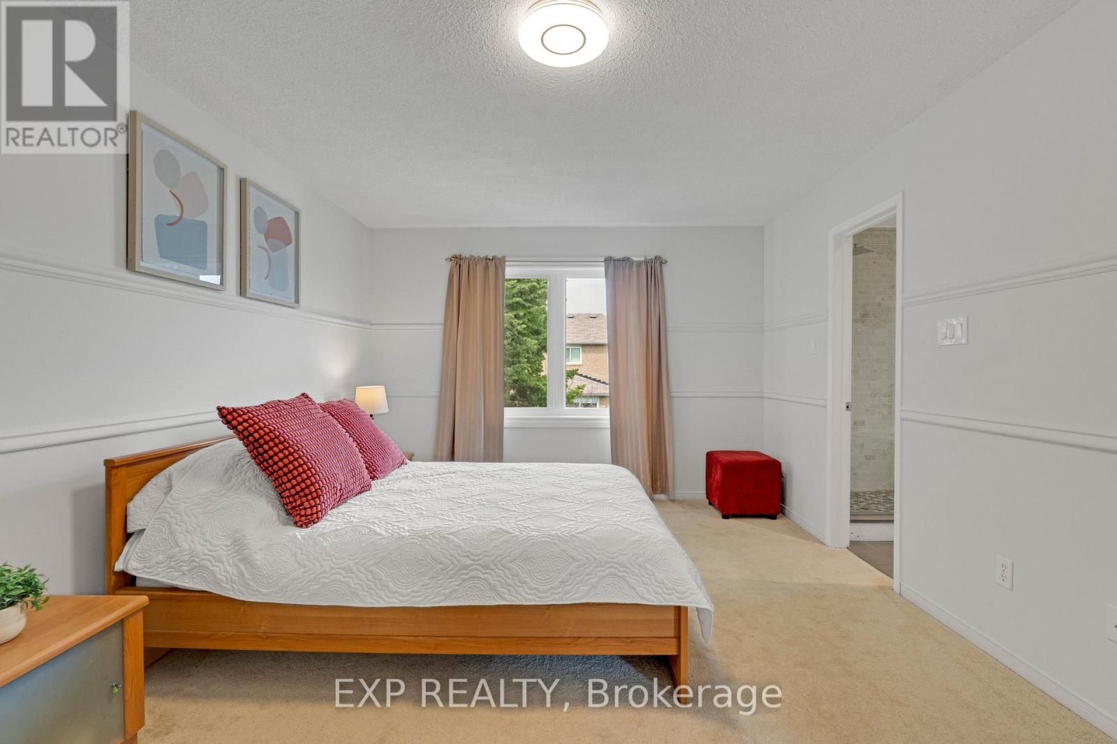 Residential in Mississauga (East Credit) 4