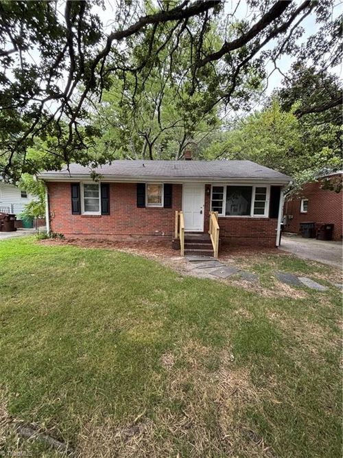 916 Forrest St, High Point, NC, 27262-3302 | Card Image