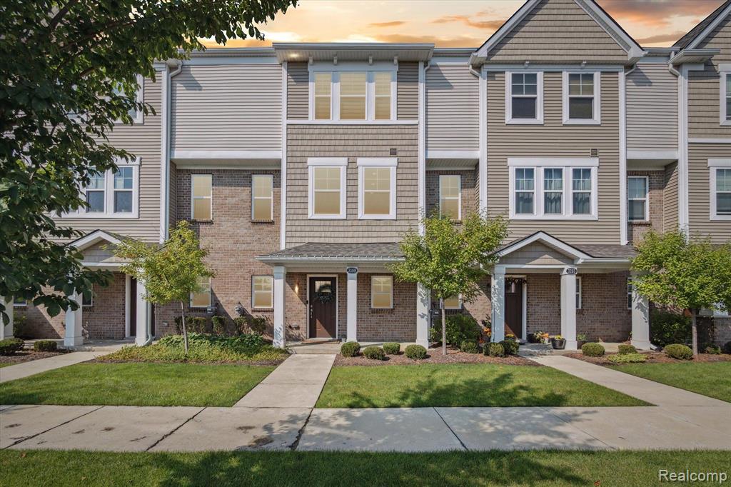 Chambers , Wixom, MI 48393 #1