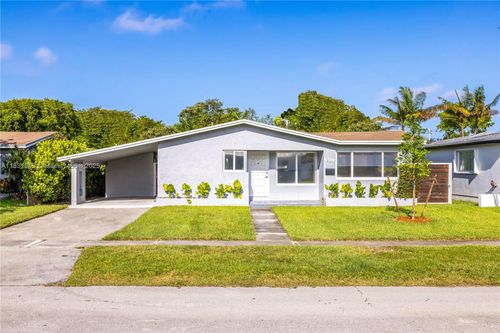 2111 N 14th Ct, Hollywood, FL, 33020-2518 | Card Image