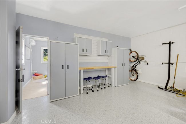 Workbench & Storage | Image 30